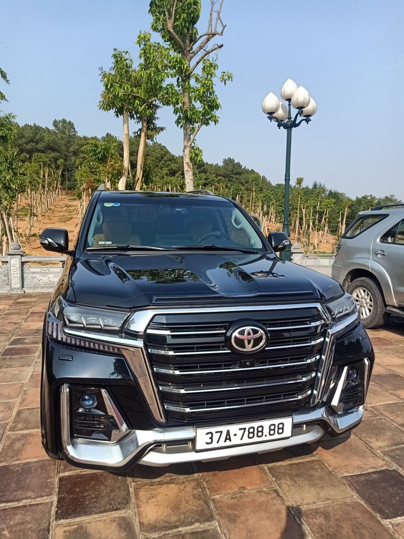 Cho thuê xe 7 chỗ cao cấp Toyota